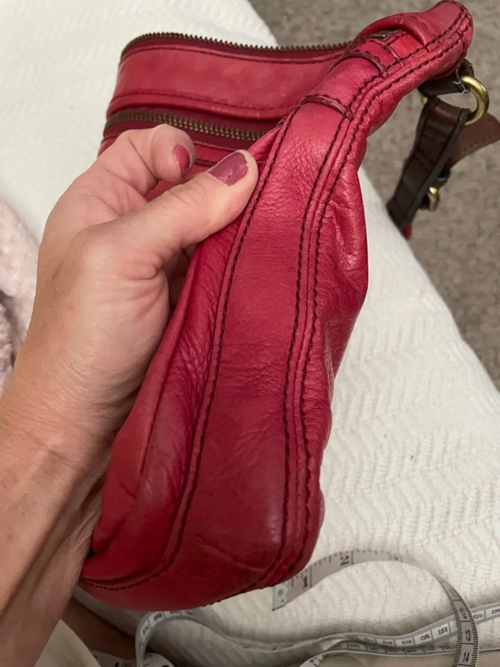 Fossil Women’s red Crossbody Leather Bag with double zip pocket front - Picture 10 of 10